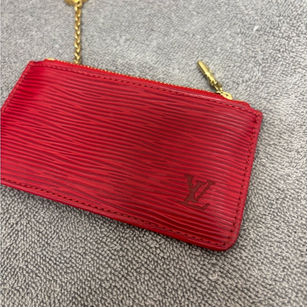 Authentic Louis Vuitton Red Epi Key Cles - Picture 3 of 14